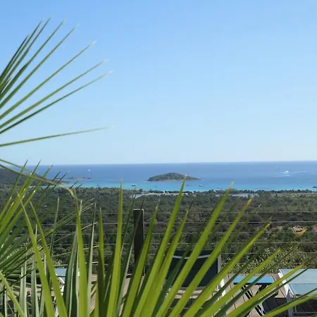 Vue Sur à 180, Baie De St Cyprien, Pas De Vis à Vis * Lecci
